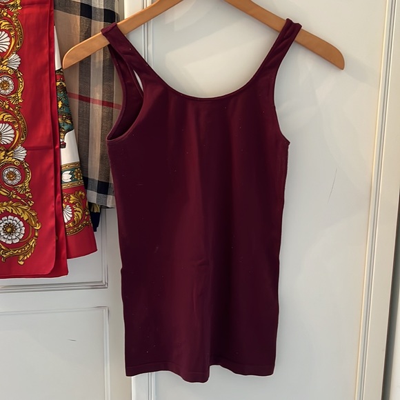 Aritzia Babaton Women's Top Tank Top - Picture 9 of 11